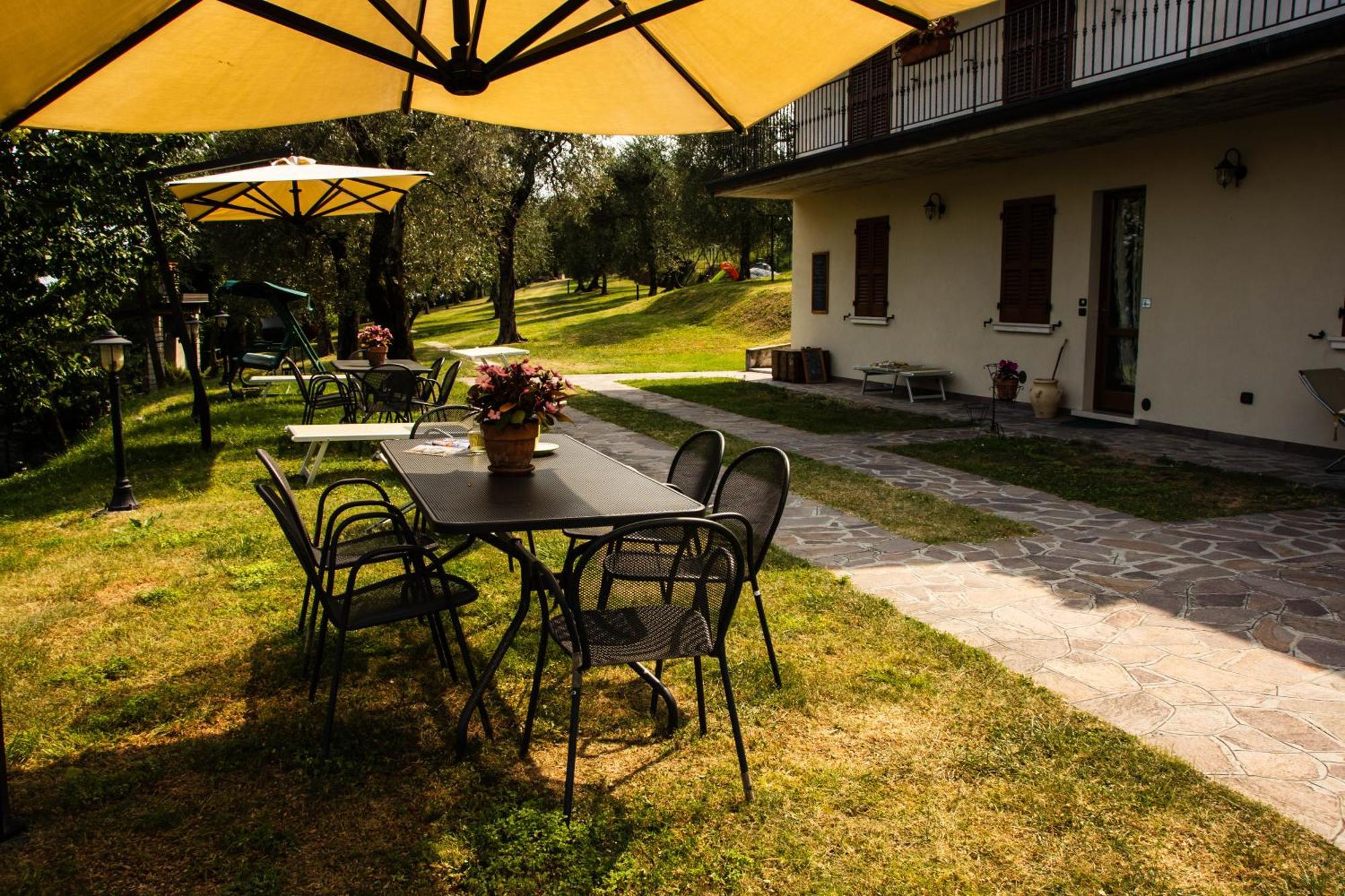 Agriturismo L'Uliveto ガルニャーノ エクステリア 写真